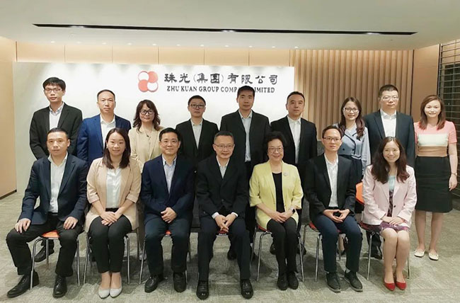 澳门妇联总会会长贺定一到访珠光集团.jpg